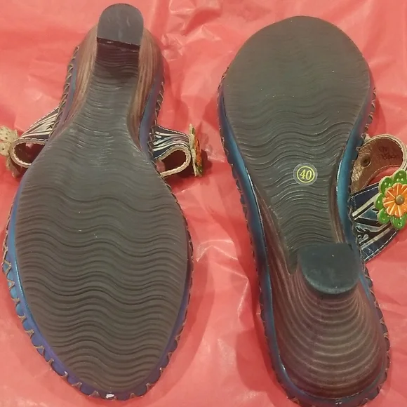 Spring Step Sandals - Picture 9 of 10